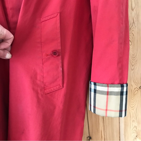 Red Burberry Hooded Jacket, iconic plaid lined, pockets, Vintage, EUC, size 12 - Picture 7 of 16
